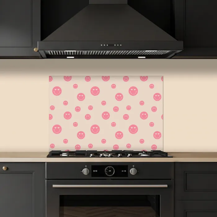 Smiley - Hart - Ogen - Patroon keuken achterwand spatscherm klein 900 -sfeer1