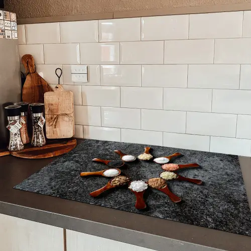 Lepel - Kruiden - Specerijen - Keuken - Industrieel Inductie beschermer vinyl 3mm klein -sfeer3
