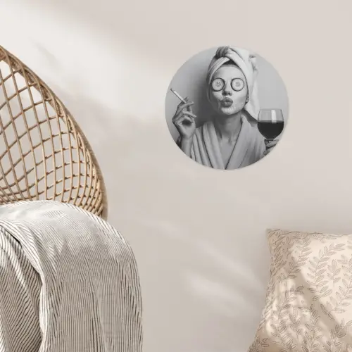 Vrouw - Masker - Wijn - Sigaret Wandcirkel behangsticker klein -sfeer4
