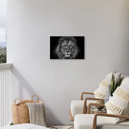 Zwart-wit portret van een leeuw Tuinposter op houten frame 2 cm dik klein -sfeer1