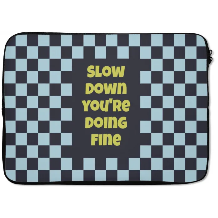 Patroon - Geblok - Blauw - Slow down you're doing fine laptophoes neopreen klein -zkaufland3dotto