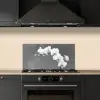 Monochrome Orchideeënpracht keuken achterwand spatscherm klein -sfeer1