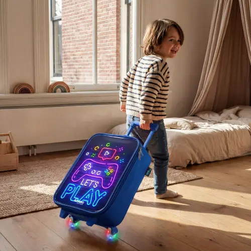 Neoncontroller tegen een bakstenen muur Kinderkoffer - Blauw klein -sfeer1
