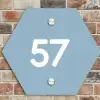 Effen - Lichtblauw - Traditioneel Naambord Hexagon klein -sfeer2