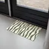 Golvende lijnen - Beige - Groen - Strepen - Abstract Deurmat klein -sfeer2