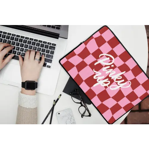 Pinky up - Geblokt - Bordeauxrood laptophoes neopreen klein -bureau