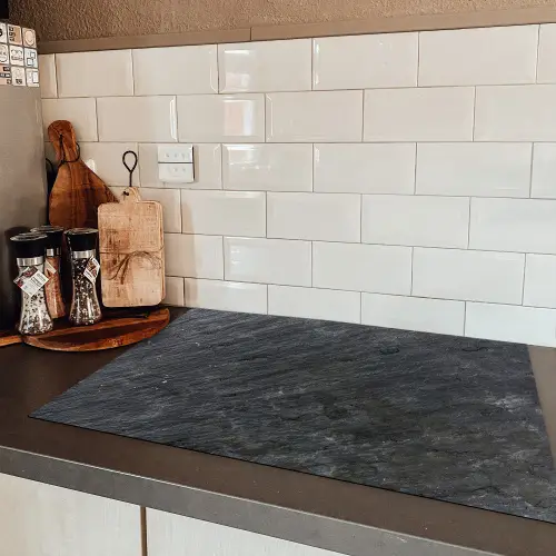 Natuursteen - Industrieel - Leisteen - Structuur - Grijs Inductie beschermer vinyl 3mm klein -sfeer3