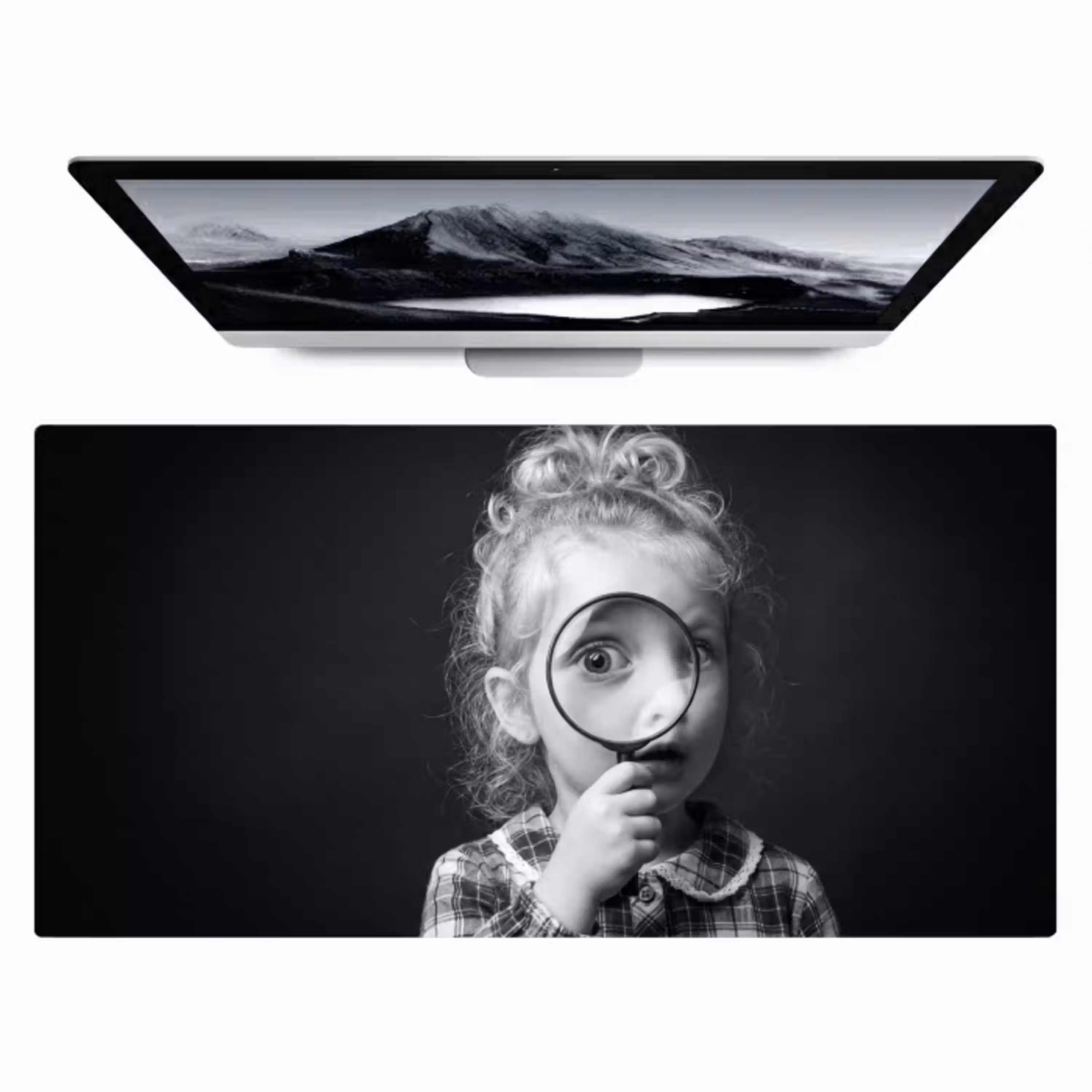 Kind - Vergrootglas - Portret - Zwart-wit Muismat XXL klein -zzz3d