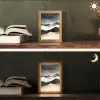 Bergen - Donkerblauw - Landschap Light Box met kabel (Tafellamp) klein -sfeer3