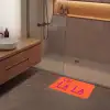 Oh la la - Oranje - Roze - Scheeflettertype Badmat klein -sfeer2