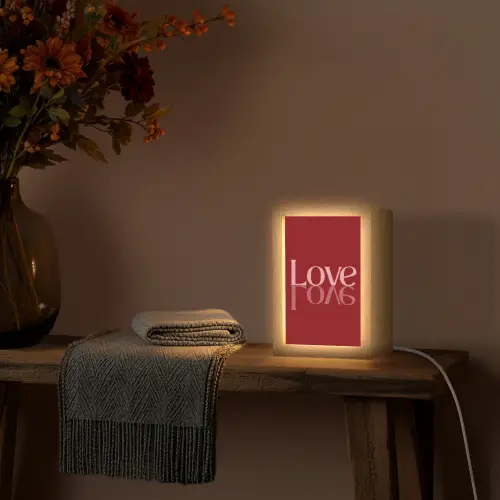 Love - Spiegeling - Rood Light Box met kabel (Tafellamp) klein -sfeer4