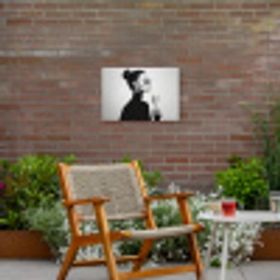Vrouw - Champagne - Modern Tuinposter op houten frame 2 cm dik klein -sfeer3