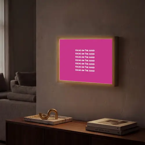Focus on the good - Roze - wit Light Box met batterij (Wandlamp) middel -sfeer1