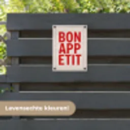Blokletters - Rood - Kartelrand tuinposter los doek klein -sfeer3