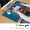Vrouw - Kauwgom - Zonnebril - Oranje Muismat XXL klein -sfeer3