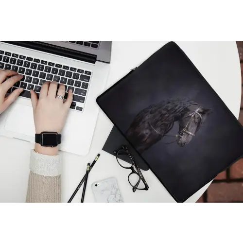 Portret - Paard - Donker laptophoes neopreen klein -bureau