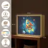 Raket - Ruimte - Planeten - Kinderen - Jongen Light Box met batterij (Wandlamp kind) middel -USP_websiteoverzichtNL