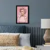 Vrouw - Roze - Parelketting - Krulspelden fotolijst zwart zonder passe partout klein -sfeer3