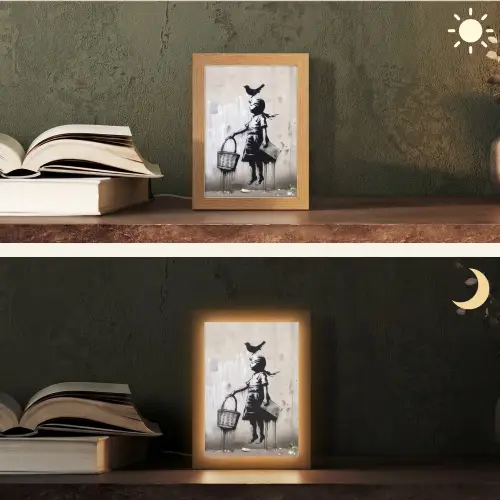 Graffiti - Meisje - Vogel - Street Art - Banksy Style Light Box met kabel (Tafellamp) klein -sfeer3