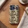 Abstract - Retro - Zwart Telefoonhoesje iPhone 17 Pro klein 878 -sfeer1