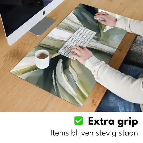 Natuur - Abstract - Groen - Penseelstreken Muismat XXL klein -sfeer3