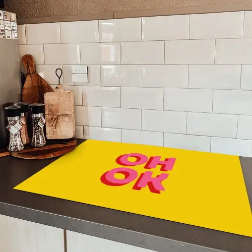 Oh ok - 3D - Geel - Roze Inductie beschermer vinyl 3mm klein -sfeer3