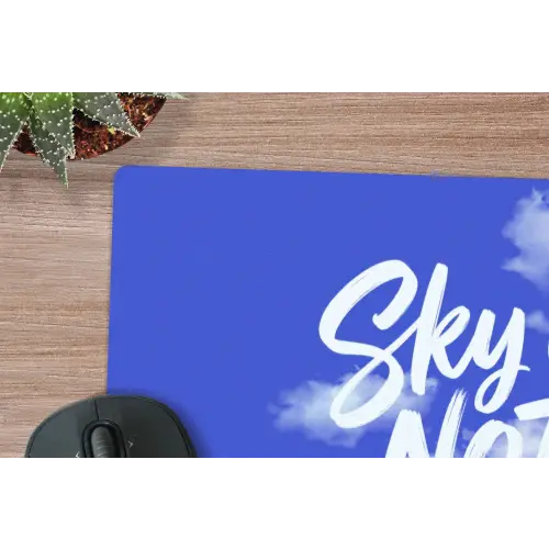 Sky is not the limit - Blauwe lucht - Wolken muismat rubber klein -closeup