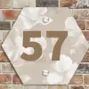 Beige bloemen - Traditioneel Naambord Hexagon klein -sfeer2