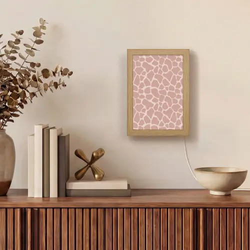 Giraffe - Lichtroze - Warm - Roze Light Box met kabel (Tafellamp) klein 925 -sfeer2