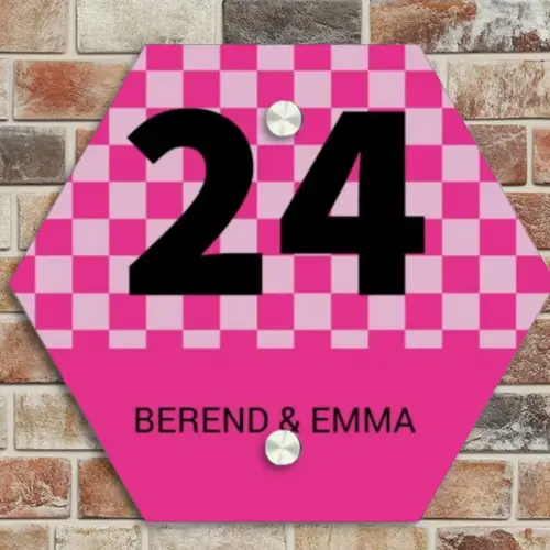 Roze - Blokjes - Klassiek Naambord Hexagon klein -sfeer2