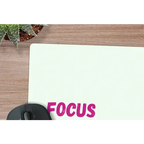 Focus on the good - Beige - Roze muismat rubber klein -closeup