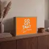 Oranje - Blauw - Go get that dream Light Box met batterij (Wandlamp) middel -sfeer2