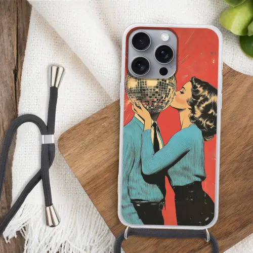 Vrouw - Retro - Discobal - Kus Hoesje iPhone 16 Pro Max met koord klein -sfeer4