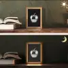 Appel - Metallic - Symmetrisch Light Box met kabel (Tafellamp) klein -sfeer3