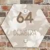Beige bloemen - Modern Naambord Hexagon klein -sfeer2