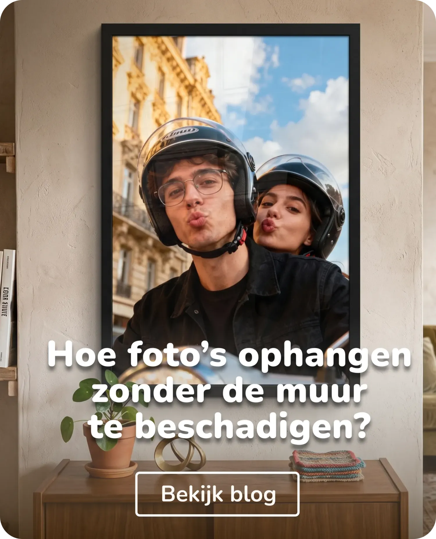 gepersonaliseerde foto in lijst aan muur