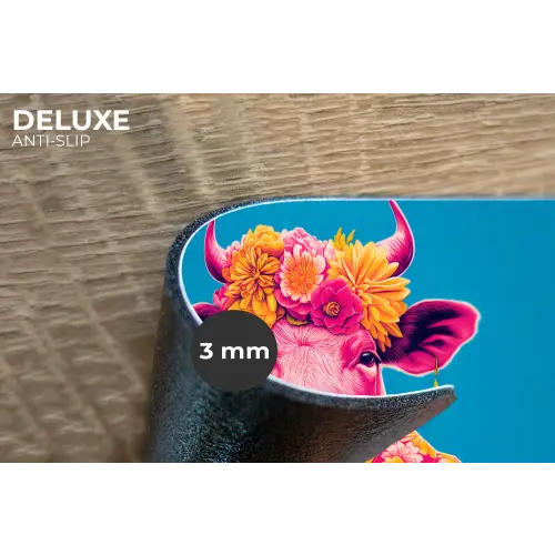 Koe - Bloemenkrans - Oorhangers - Kimono Placemat vinyl groot -closeup