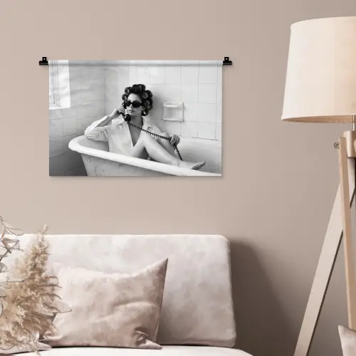 Bad - Vrouw - Zwart - Wit Wandkleed katoen klein -sfeer4