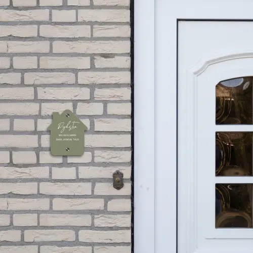 Olijfgroen - Sierlijk Naambord Huisje klein -sfeer1