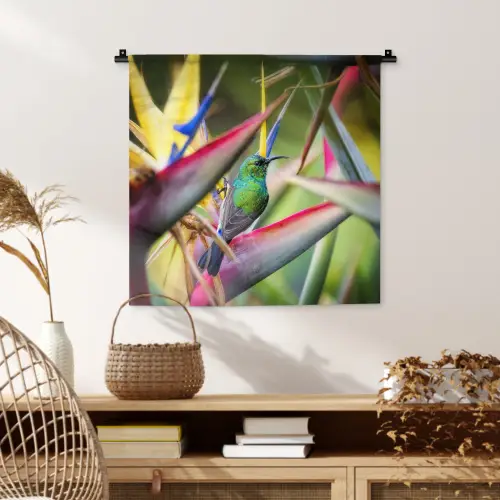 Kleurrijke vogel tussen allemaal kleurrijke platen Wandkleed katoen klein -sfeer5