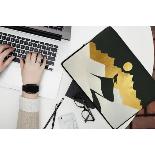 Wolf - Bergen - Maan - Zwart laptophoes neopreen klein -bureau