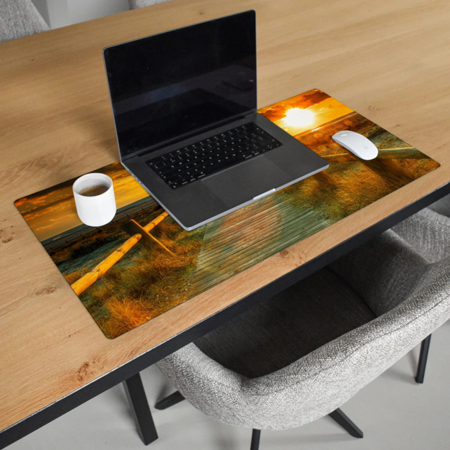 Zon - Strand - Duin - Horizon - Gras - Pad - Oranje Muismat XXL klein -sfeer1