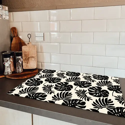 Modern - Monstera - Zwart Inductie beschermer vinyl 3mm klein 276 -sfeer3