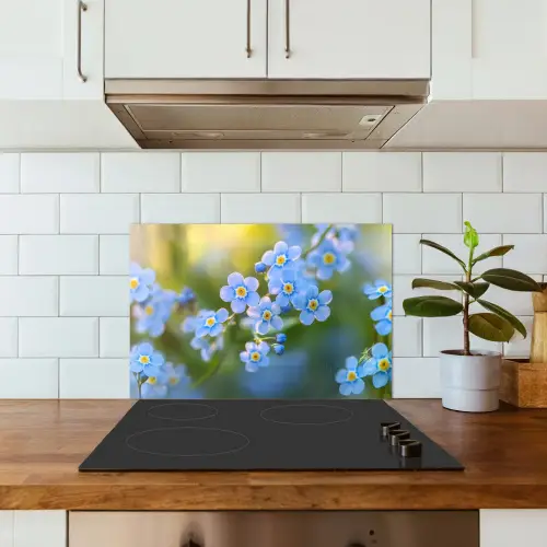 Bloemetjes - Blauw - Vergeet mij nietjes keuken achterwand spatscherm klein -sfeer2