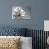 Bloem - Wit - Neutraal poster papier klein -sfeer2