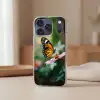 Roze bloemen - Vlinder - Zachte focus Telefoonhoesje iPhone 17 Pro klein -sfeer2