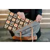 Bloemen - Retro - Bruin laptophoes neopreen klein 279 -tas