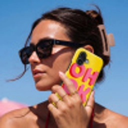 Oh ok - 3D - Geel - Roze Toughcase MagSafe Apple iPhone 17 klein -Sfeer2V