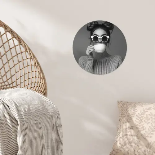Vrouw - Koffie - Zwart - Wit Wandcirkel behangsticker klein -sfeer4