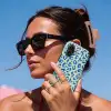 Panterprint - Blauw - Groen - Dierenprint Toughcase MagSafe Apple iPhone 17 klein -Sfeer2V